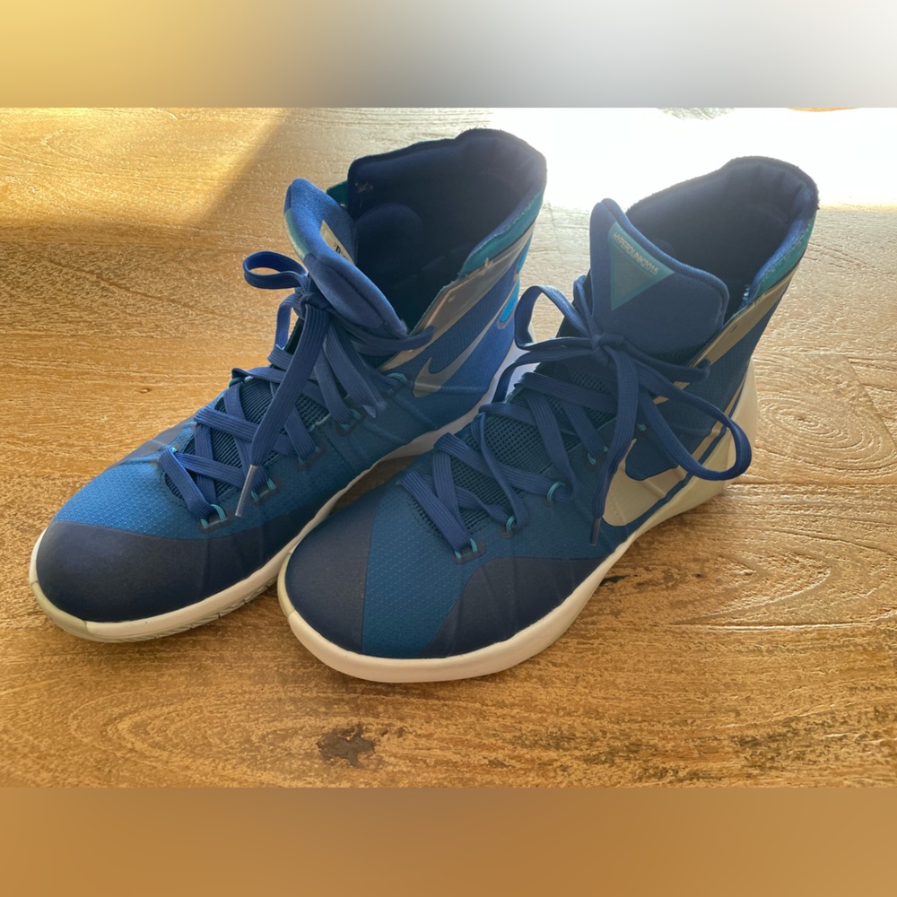 2015 Nike Hyperdunk - image 2